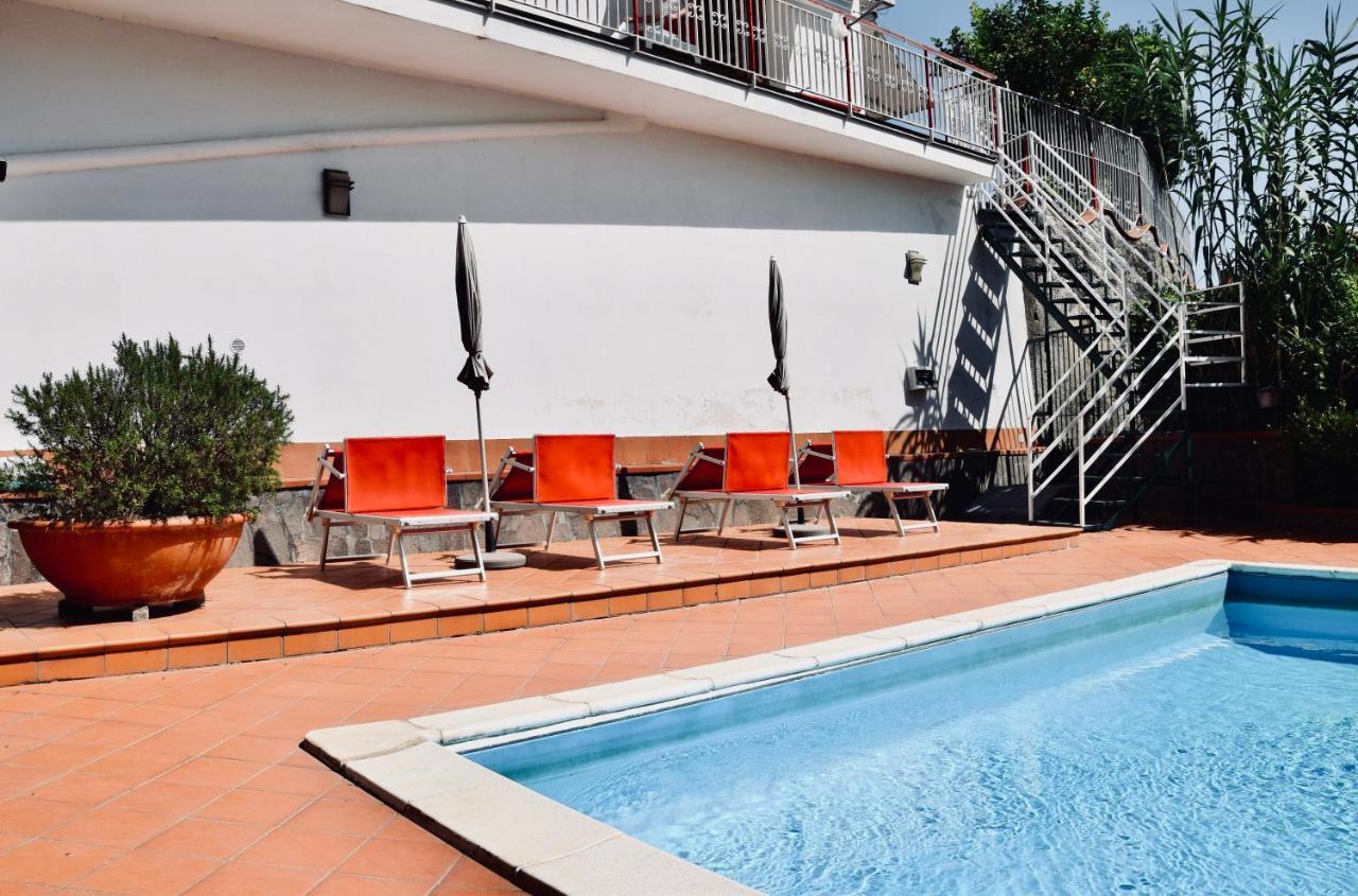 Campinola Holiday Home Private Pool Трамонти Екстериор снимка