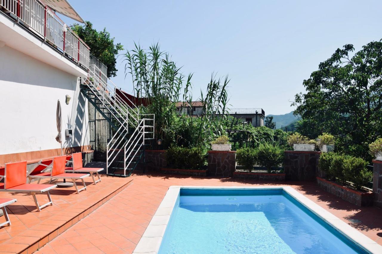 Campinola Holiday Home Private Pool Трамонти Екстериор снимка